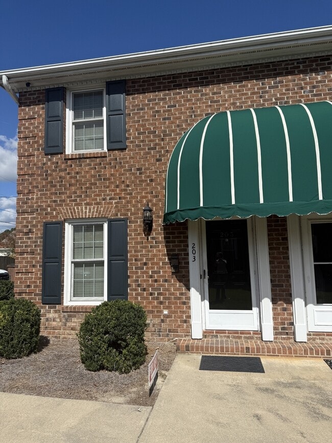 Building Photo - 203 S Lincoln St Unit 1