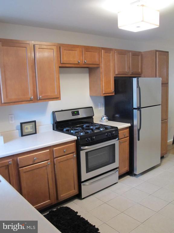 Photo - 136 N Curley St