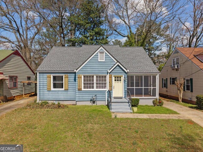 Photo - 1649 Beecher St SW