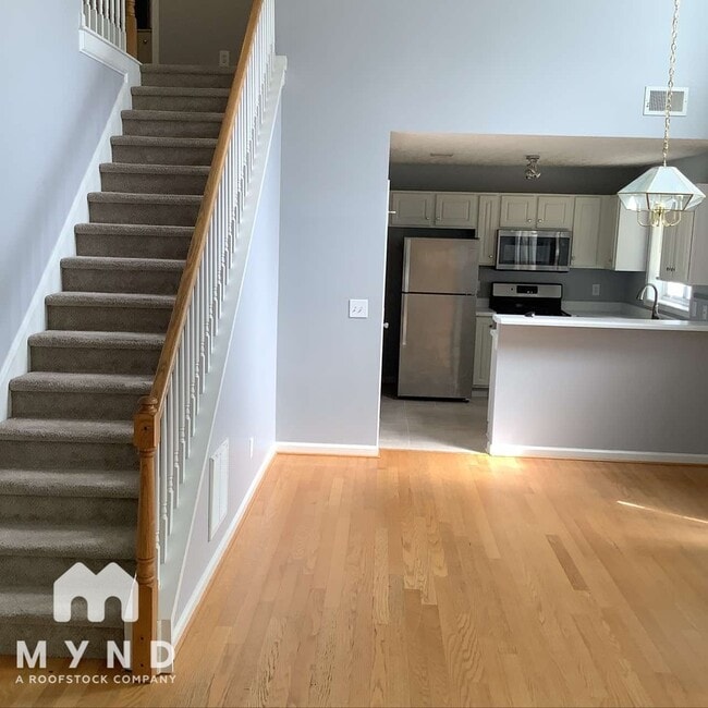 Photo - 664 Bedford Ct