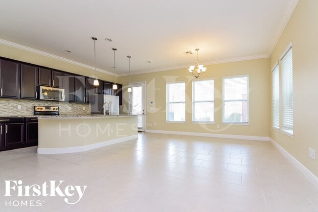 Photo - 5948 Village Center Dr