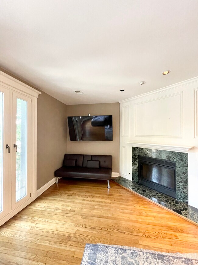 Photo - 4214 N Kenmore Ave Unit 2F