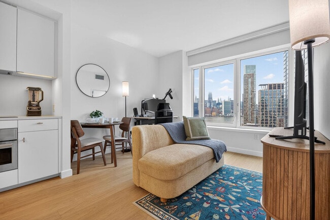 Photo - 16 Dupont St Unit SI FL22-ID1355919P