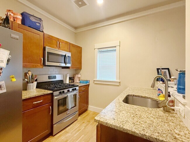 Photo - 54 Loomis St