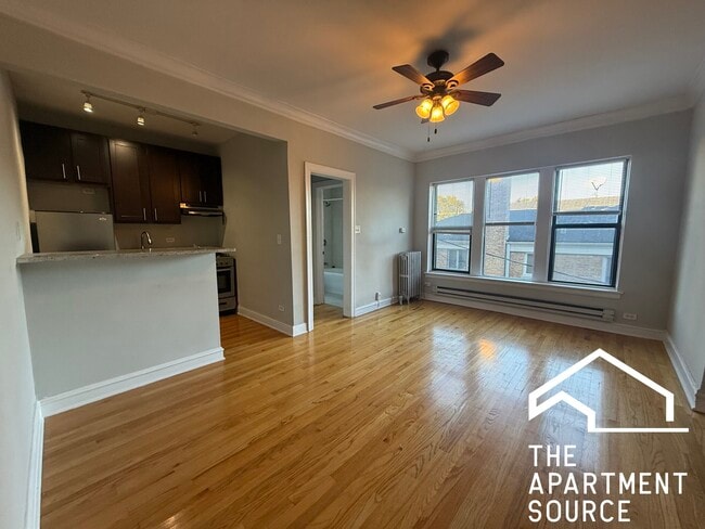 Building Photo - 4616 N Paulina St