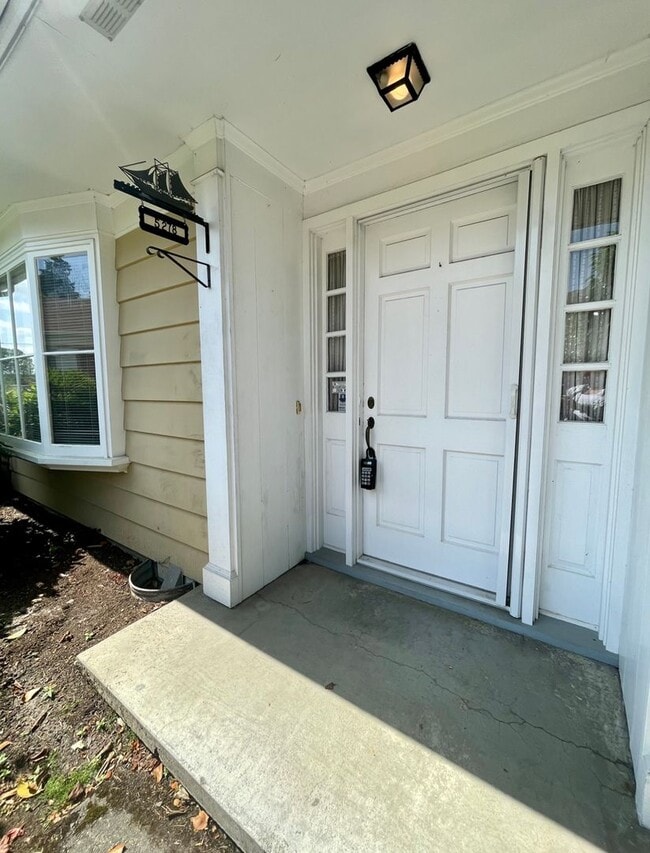 Building Photo - Stunning Two-bedroom In SW Portland~ Great... Unit 5278 Rental