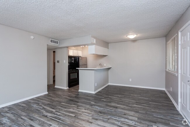 1BR,1BA - 572SF BUCKINGHAM A1 - LIVING AREA - UPPER E APARTMENTS