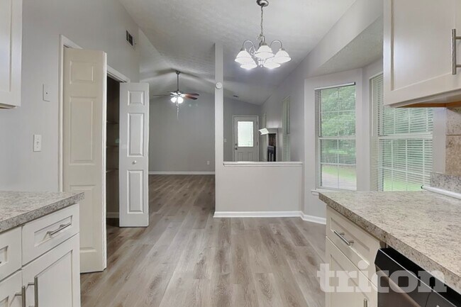 Photo - 270 Rosewood Dr