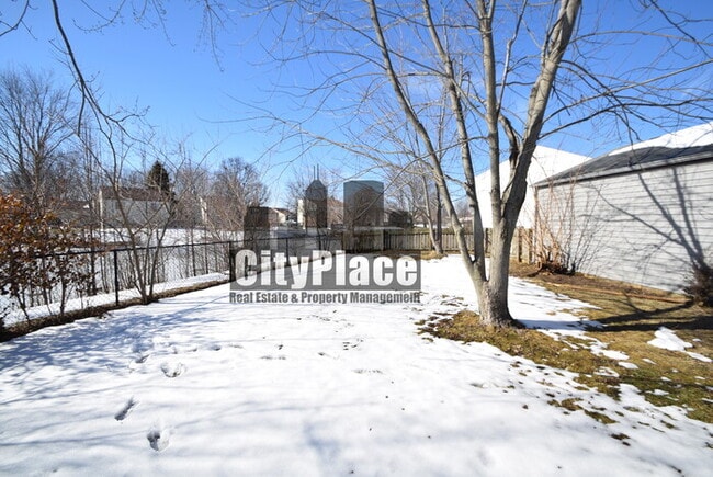 Photo - 47 Meadow Ct W