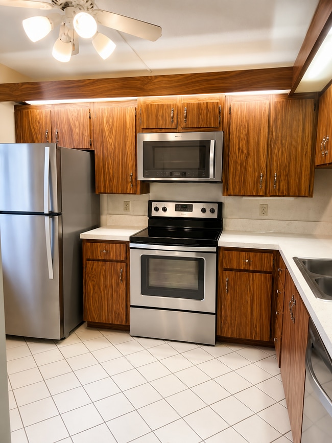 Photo - 3636 Whitehall Dr Unit 204