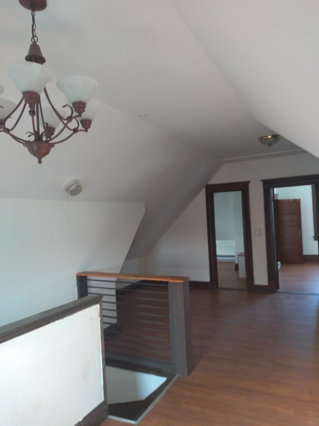 Photo - 261 Maple St Unidad 3rd Floor