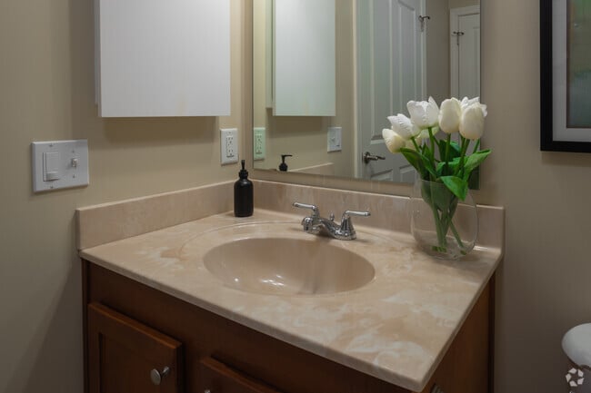 Princeton - 1BR, 1BA, 649sf