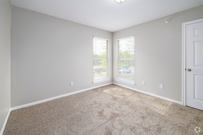 3BR, 2BA - 1150SF - Bedroom - Highline