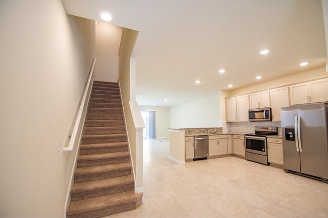 Photo - 3 Bed 2.5 Bath at Somerset Crossing!