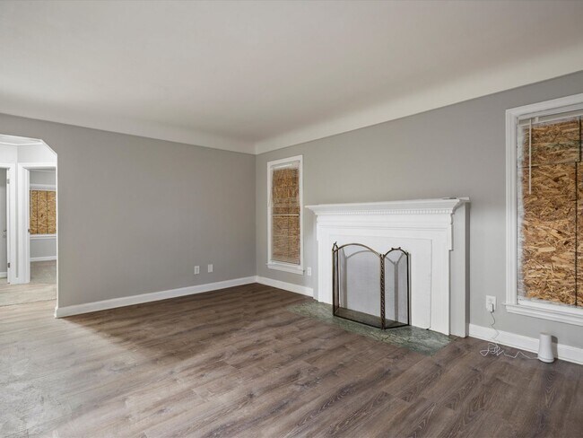 Photo - Renovated 3 bedroom - 1 bath - bungalow - ...