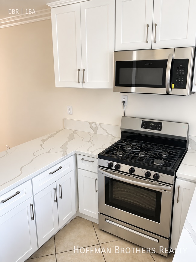 6151 Fountain Ave Unit 1