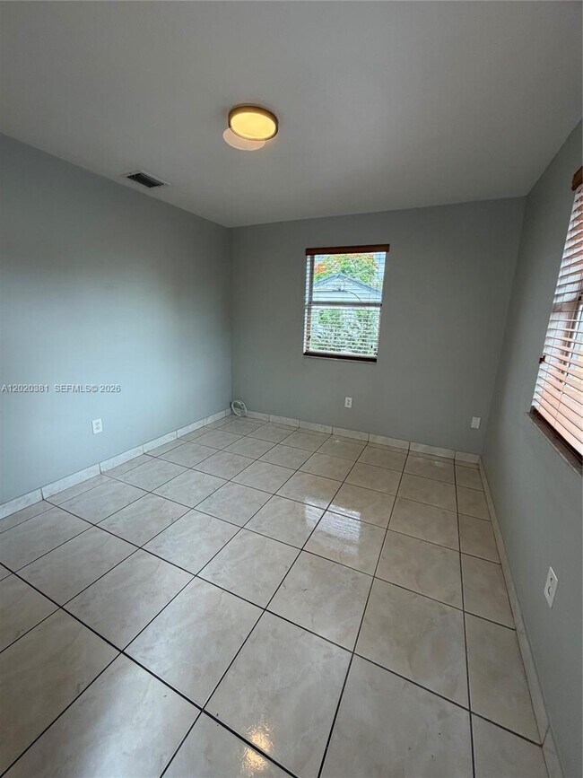 Photo - 16940 SW 94th Ave Unit 0
