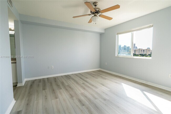 Photo - 816 NW 11th St Unidad 1006