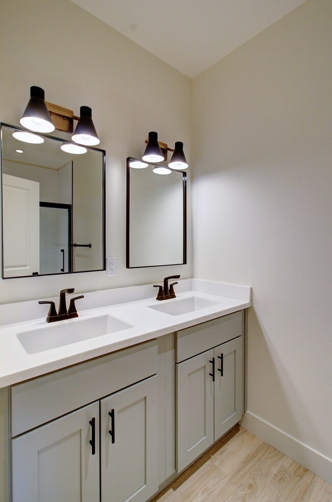 Photo - 1221 East Emma Drive Unidad 112