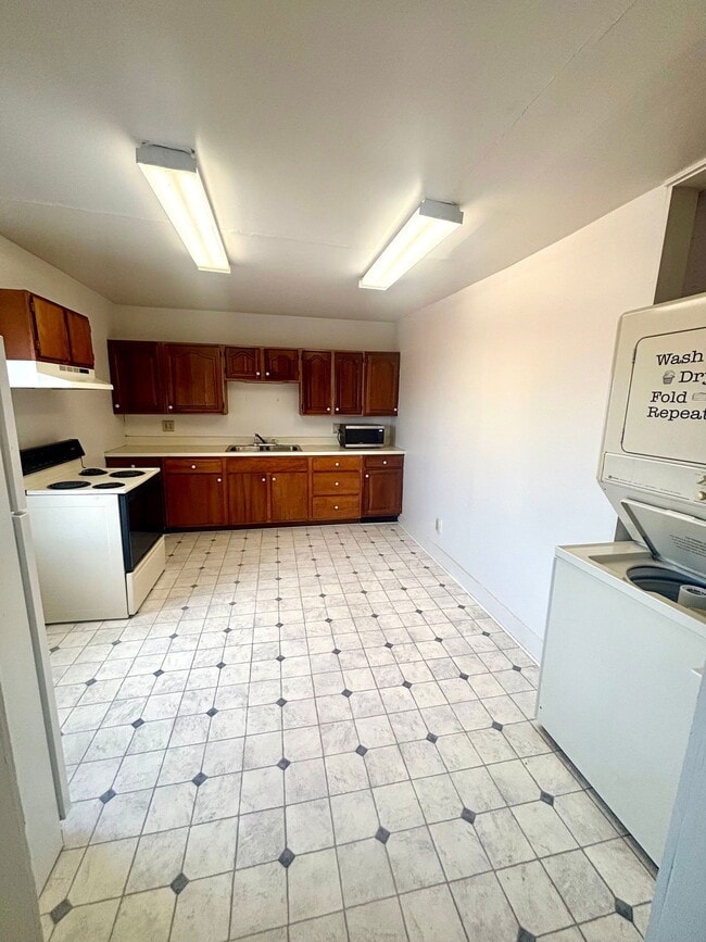 Photo - 408 Hand Ave Unit 3