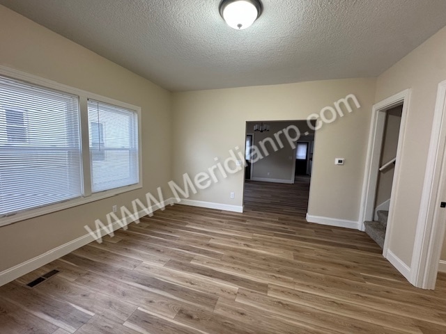 Photo - 739 W 4th St