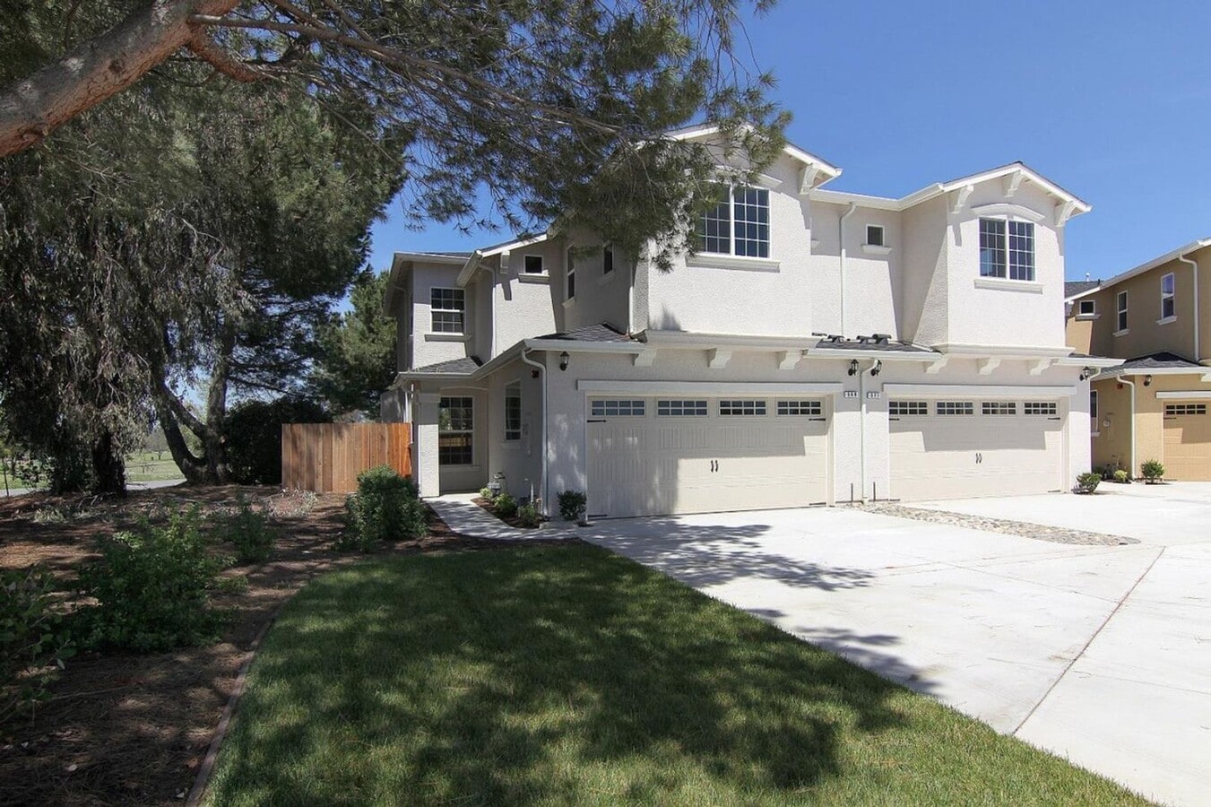 3/2.5 Condo in Ridgemark with Fireplace and A/C - 3/2.5 Condo in Ridgemark with Fireplace and A/C