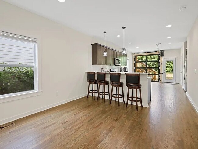 Photo - Great 4BR 3.5 Bath in Nashville