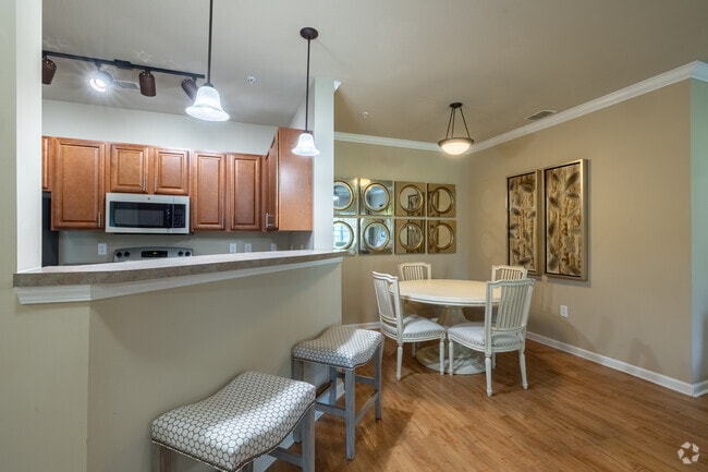 Photo - Waverly Station at the Highlands