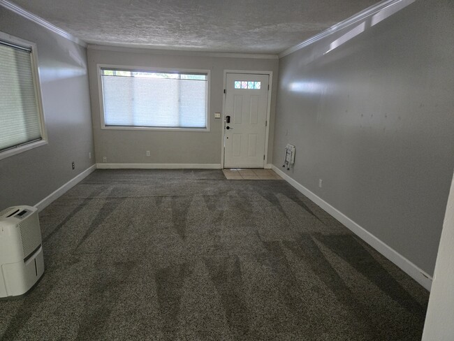 Photo - 1045 SW Bertha Blvd Unit 1