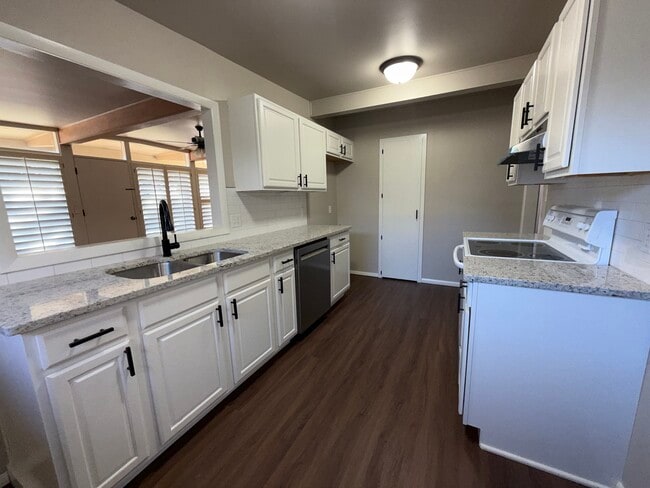 Photo - 5332 E 26th Pl