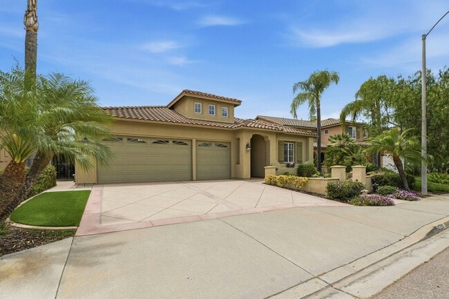 Building Photo - 10928 La Alberca Ave