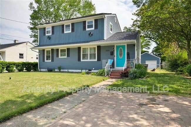 Photo - 205 Gumwood Dr House