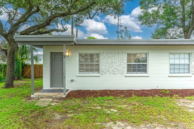 Photo - 718 Eglin Pkwy NE
