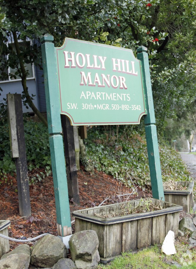 Photo - Holly Hill Manor