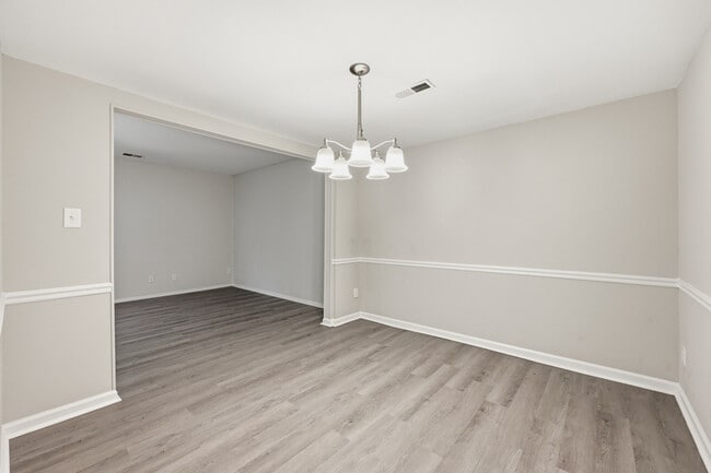 Photo - 8001 Regent Park Ln