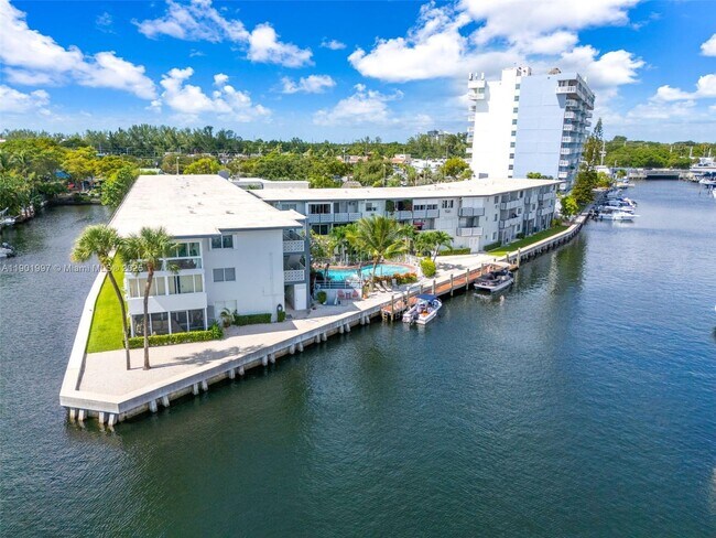 Photo - 13105 Ixora Ct Unit 207