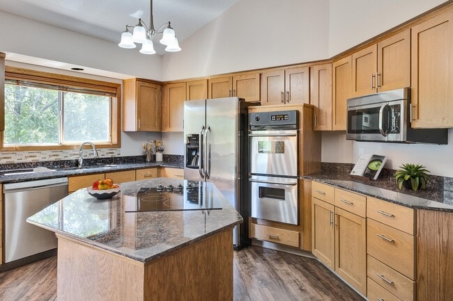 Crosby Pointe Apartments