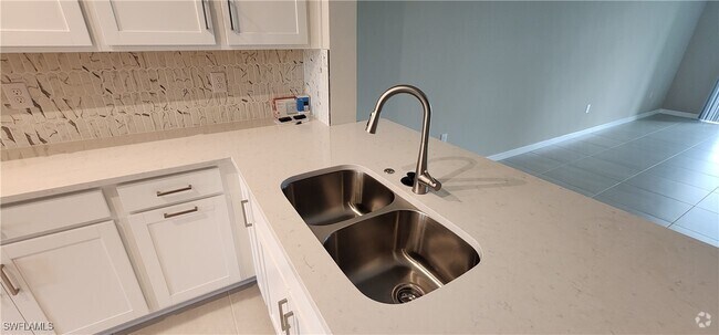 Building Photo - 11790 Venetian Lagoon Dr Unit 102 Rental