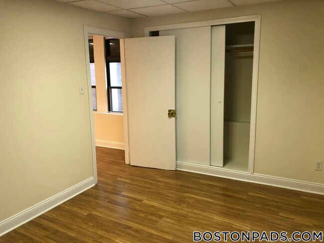 62 Boylston St Unit L08