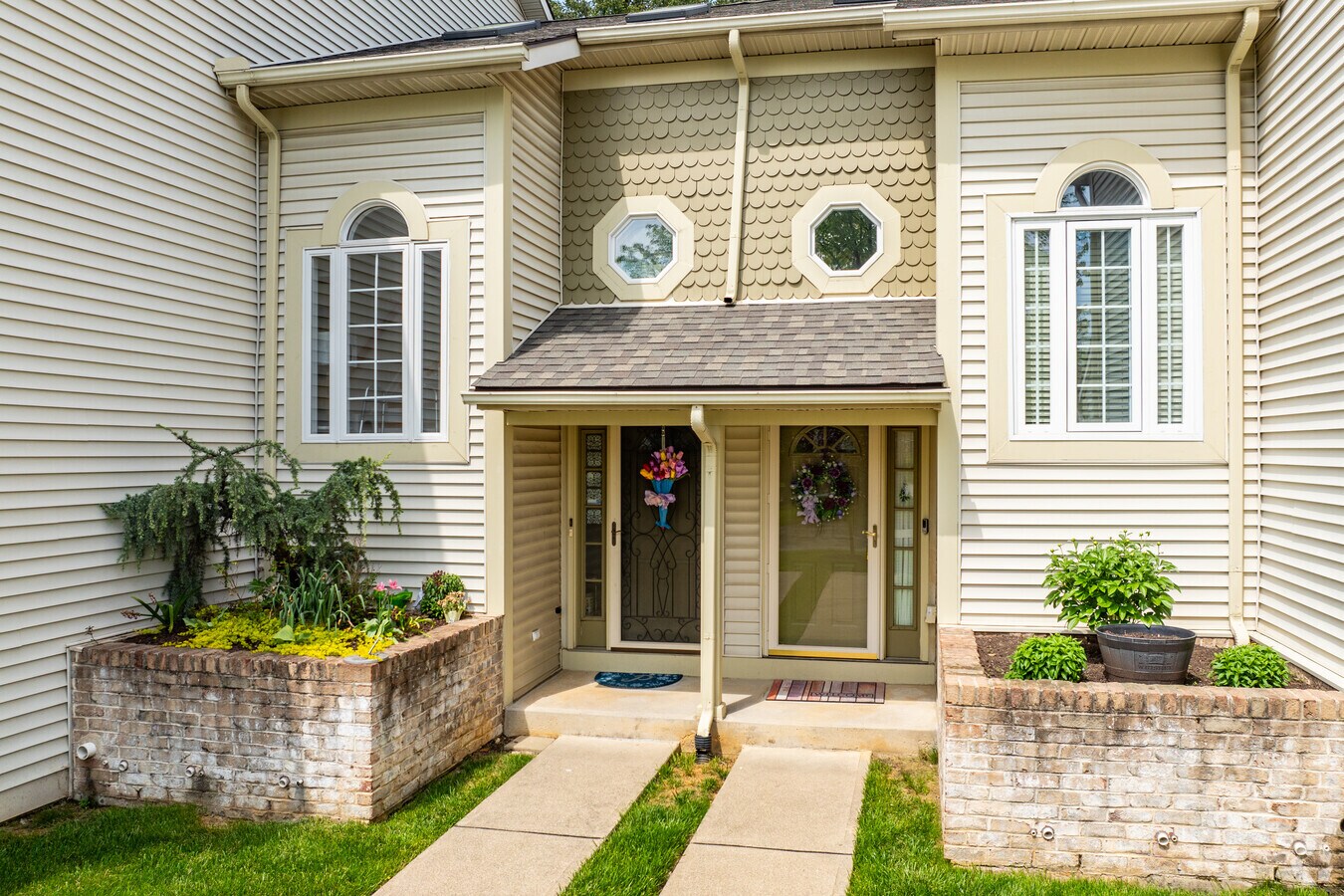 Entrance - The Court Conominiums