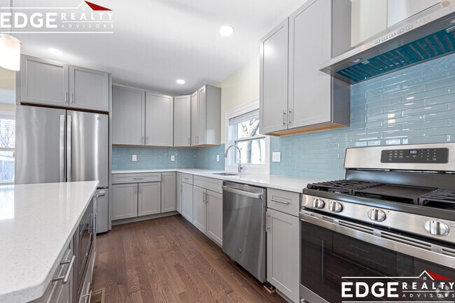 Building Photo - 232 Fulton St Unit 1 Rental