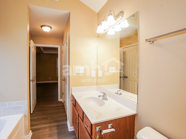 Photo - 720 Arrowfield Dr
