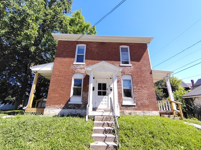 820 W Howard St