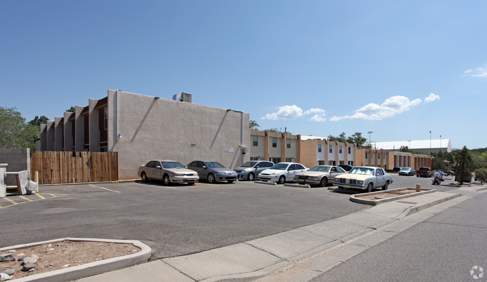 Sunshine Apartments - Sunshine Apartments