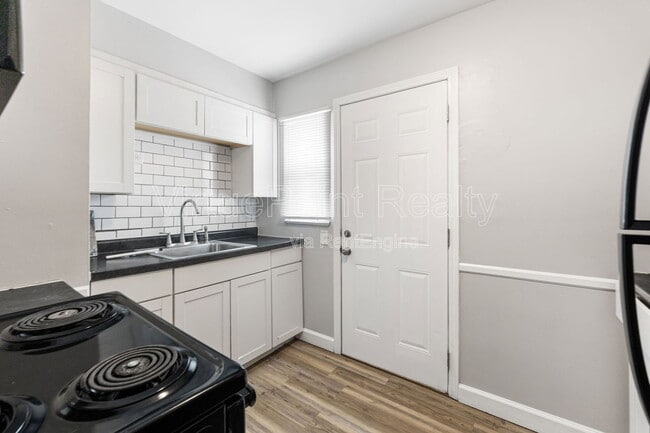 Photo - 390 S Powell Ave