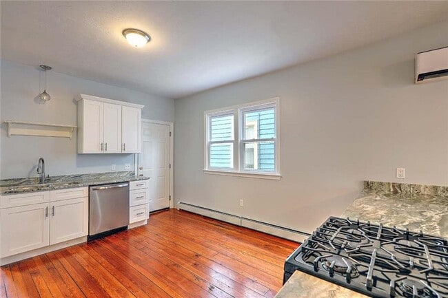 Photo - 50 Barton St Unit 2