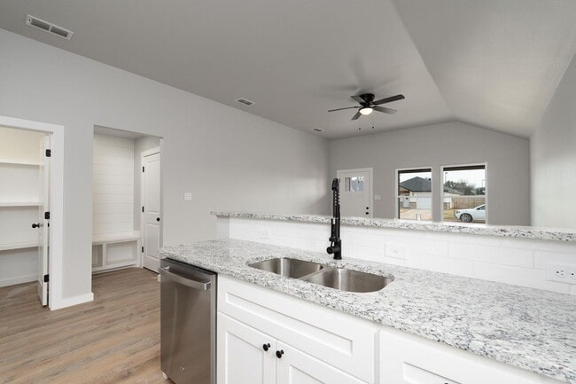 Photo - Spacious 3 Bedroom Home Located Less Than 15 Minutes from Stargate with Beautiful Modern Finishes...