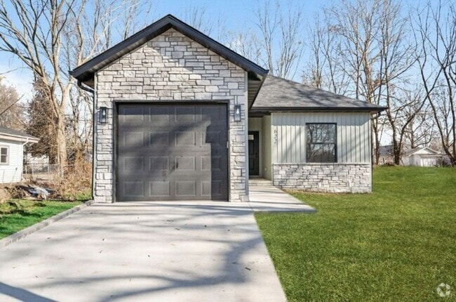 Building Photo - New Home! Photos Are Of Similar Property