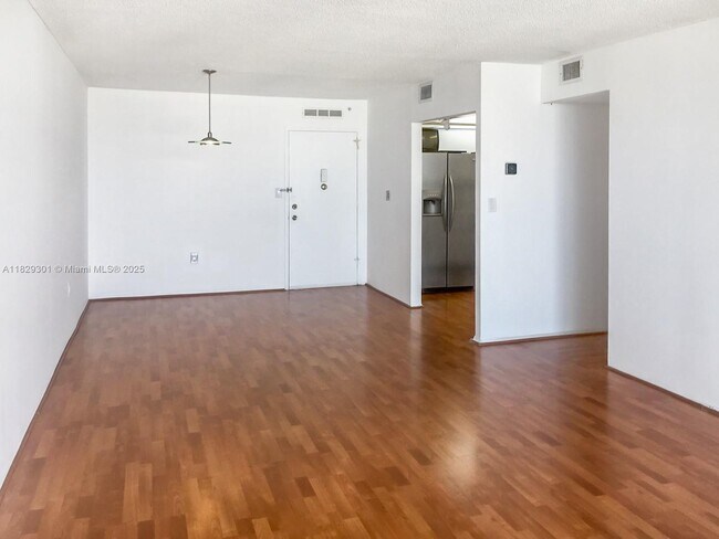 Building Photo - 2780 NE 183rd St Unit 1907 Rental