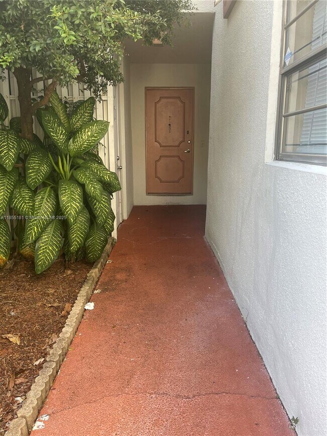 Building Photo - 6548 Racquet Club Dr Rental